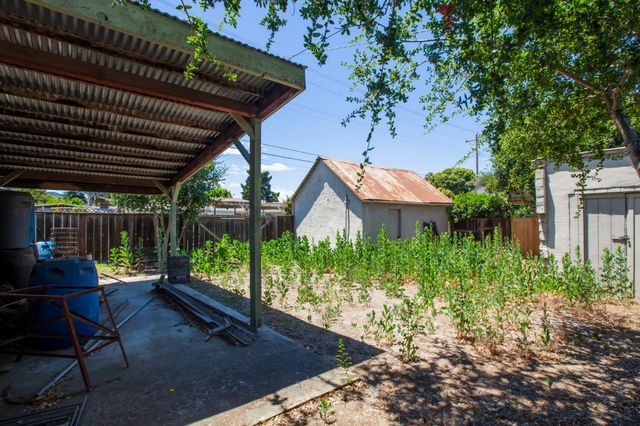 7515 Chestnut Street, Gilroy, CA 95020