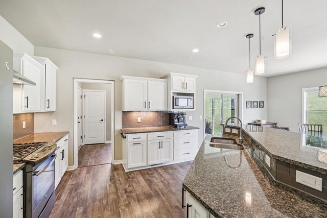 204 Westmorland Drive, Mount Horeb, WI 53572