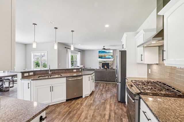 204 Westmorland Drive, Mount Horeb, WI 53572