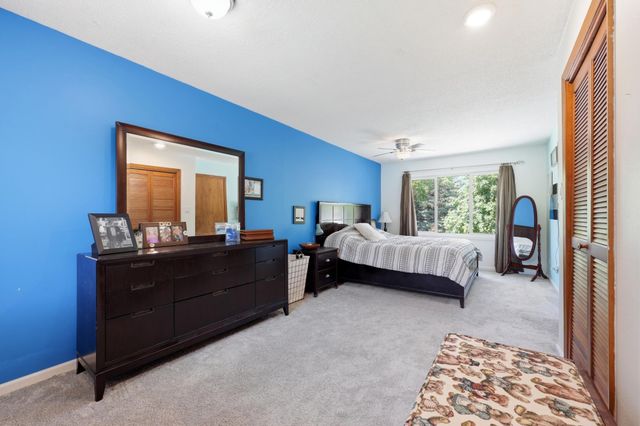 2832 Westgate Drive S, Fargo, ND 58103