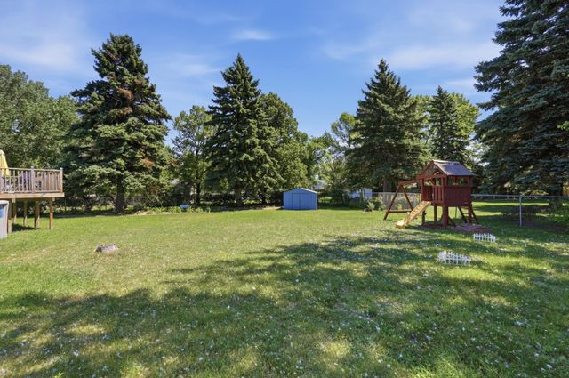 2832 Westgate Drive S, Fargo, ND 58103