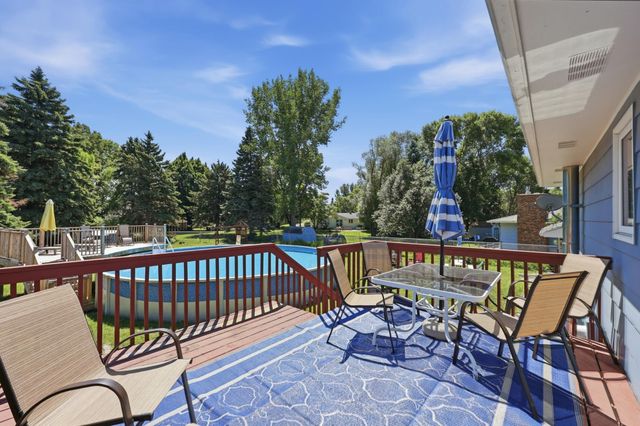 2832 Westgate Drive S, Fargo, ND 58103