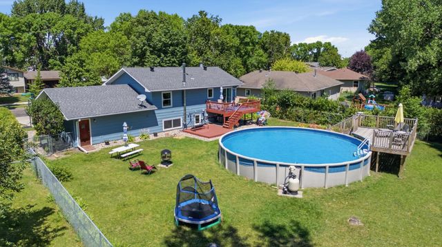 2832 Westgate Drive S, Fargo, ND 58103