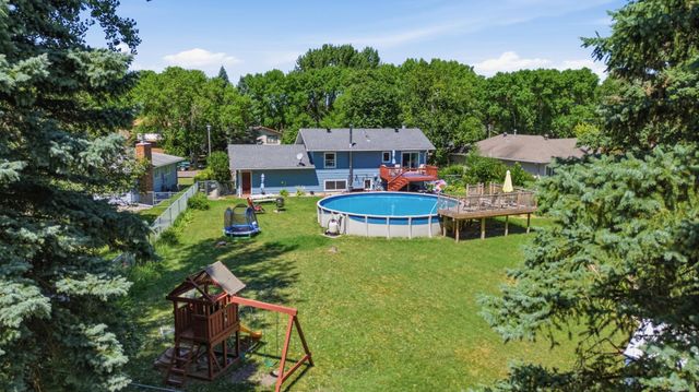 2832 Westgate Drive S, Fargo, ND 58103