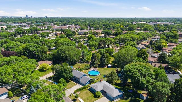 2832 Westgate Drive S, Fargo, ND 58103