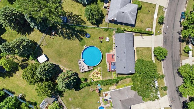 2832 Westgate Drive S, Fargo, ND 58103