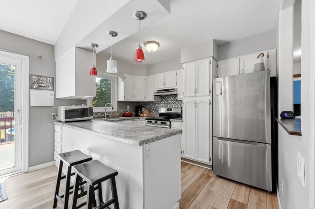 2832 Westgate Drive S, Fargo, ND 58103