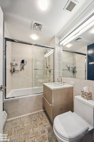 534 W 42nd St Apt 2, New York City, NY 10036