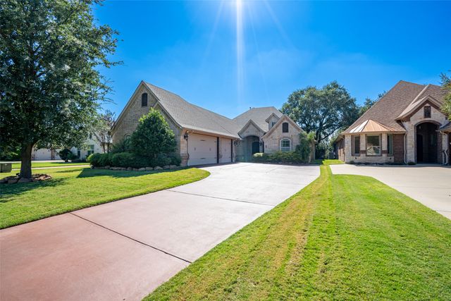 3526 Abes Landing Drive, Granbury, TX 76049