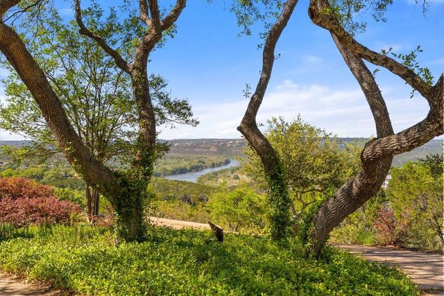 17 Cicero LN, Austin, TX 78746