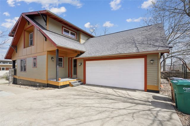 8402 Long Meadow Lane, Johnston, IA 50131
