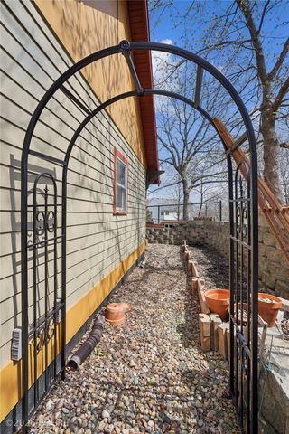 8402 Long Meadow Lane, Johnston, IA 50131