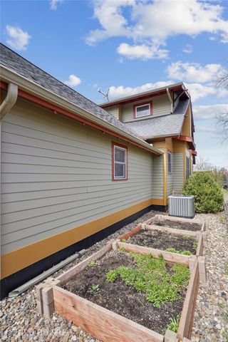 8402 Long Meadow Lane, Johnston, IA 50131