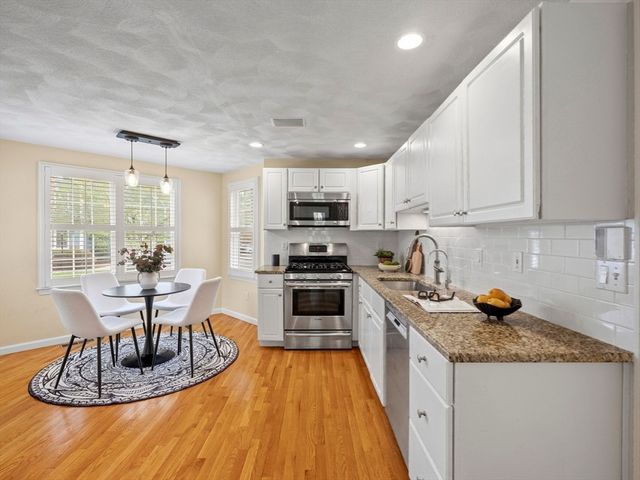 31 Forest Lane 31, Hopkinton, MA 01748