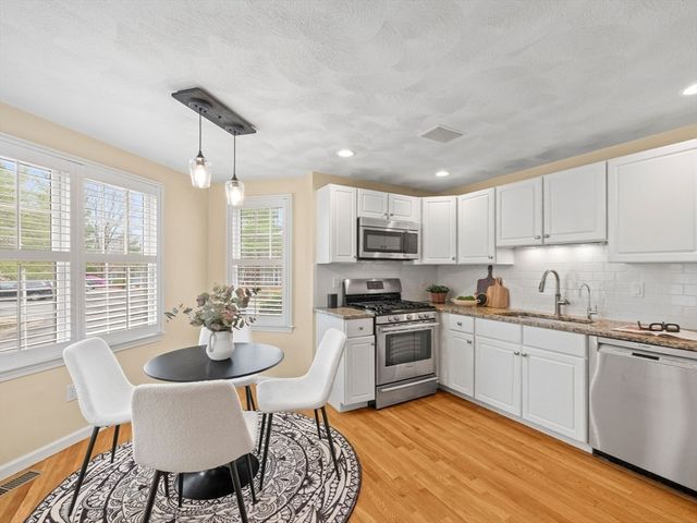 31 Forest Lane 31, Hopkinton, MA 01748