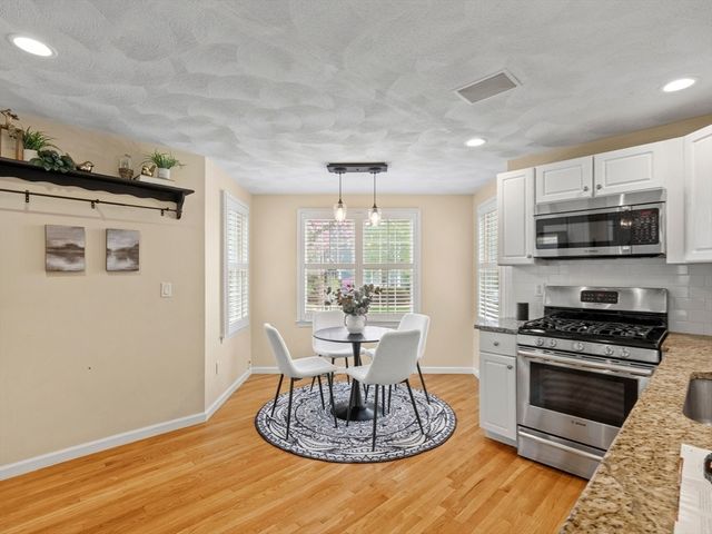 31 Forest Lane 31, Hopkinton, MA 01748