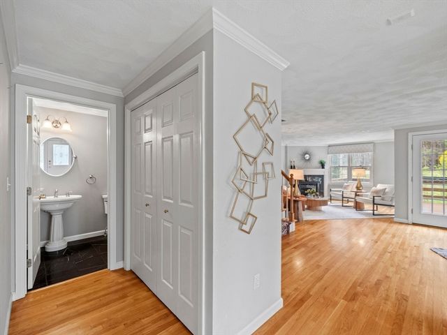 31 Forest Lane 31, Hopkinton, MA 01748