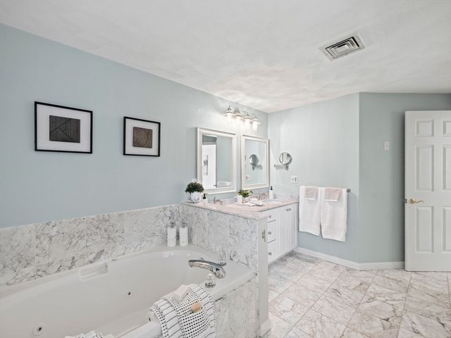 31 Forest Lane 31, Hopkinton, MA 01748