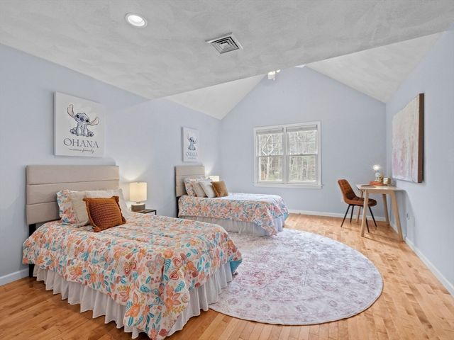 31 Forest Lane 31, Hopkinton, MA 01748