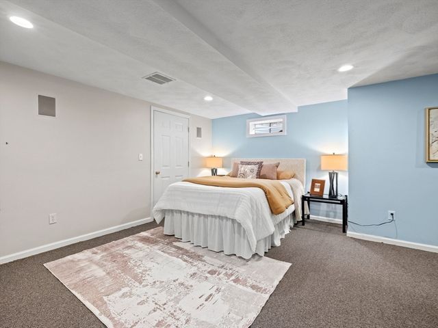 31 Forest Lane 31, Hopkinton, MA 01748