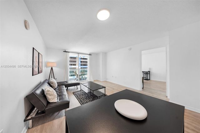 2101 Brickell Ave 605, Miami, FL 33129
