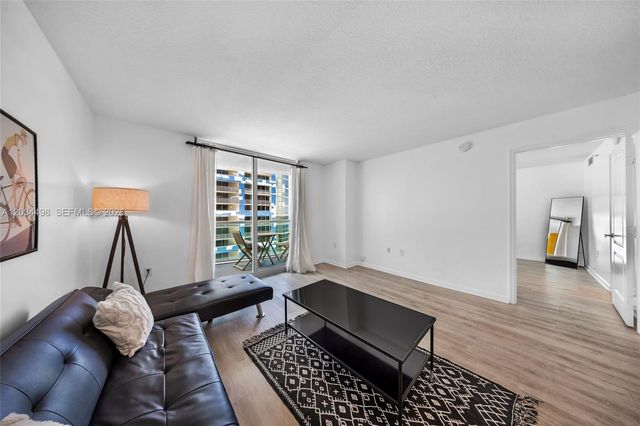2101 Brickell Ave 605, Miami, FL 33129