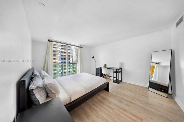 2101 Brickell Ave 605, Miami, FL 33129