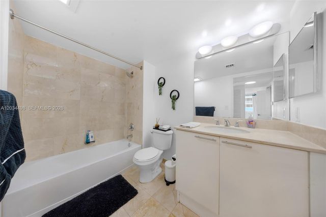 2101 Brickell Ave 605, Miami, FL 33129