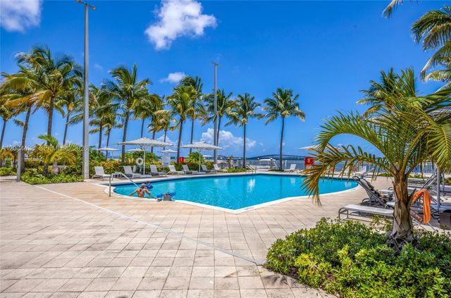 2101 Brickell Ave 605, Miami, FL 33129