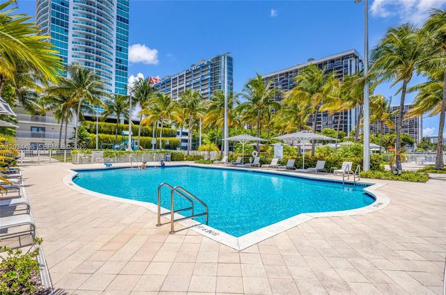 2101 Brickell Ave 605, Miami, FL 33129