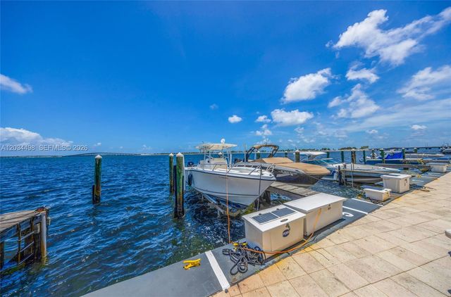 2101 Brickell Ave 605, Miami, FL 33129