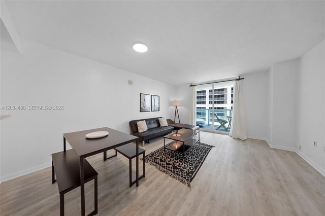 2101 Brickell Ave 605, Miami, FL 33129