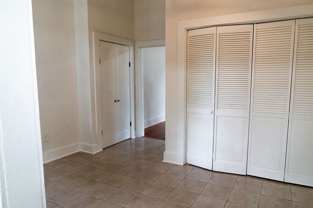 1917 WALKER AVE, Memphis, TN 38104