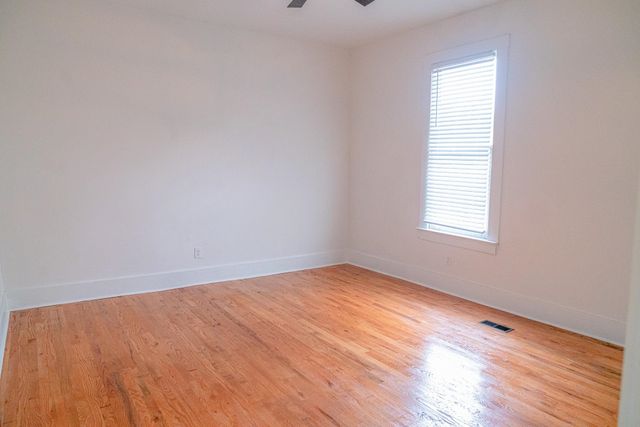 1917 WALKER AVE, Memphis, TN 38104