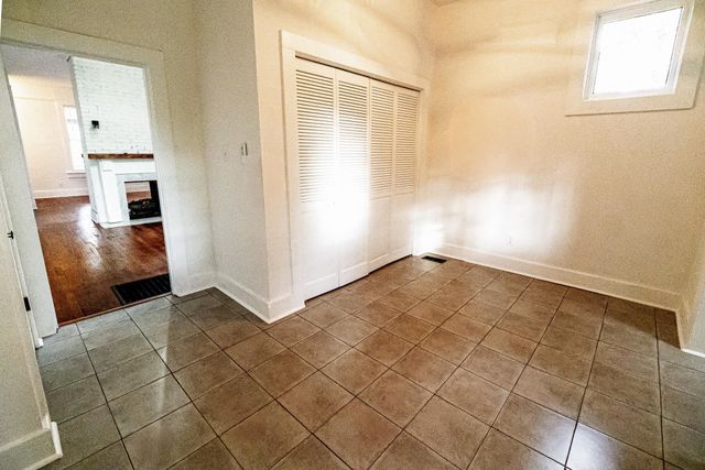 1917 WALKER AVE, Memphis, TN 38104