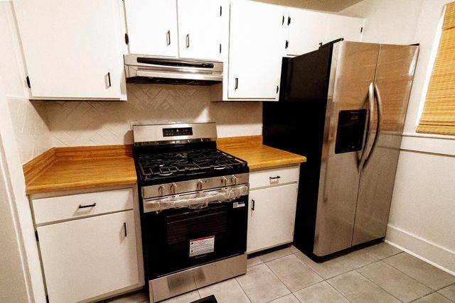 1917 WALKER AVE, Memphis, TN 38104