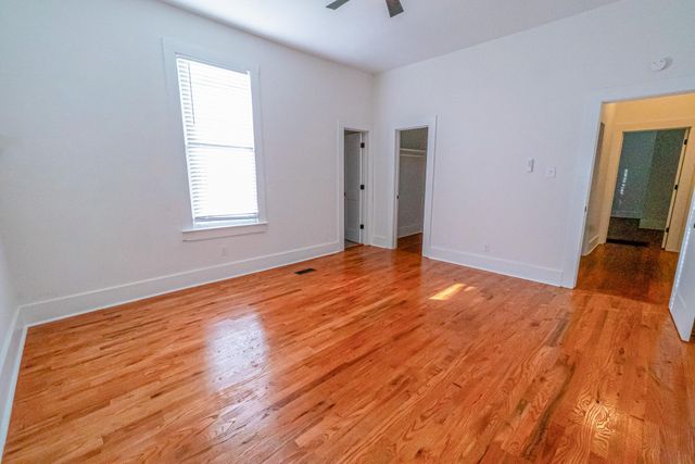 1917 WALKER AVE, Memphis, TN 38104