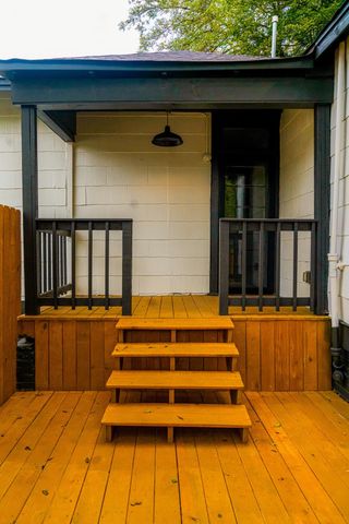 1917 WALKER AVE, Memphis, TN 38104