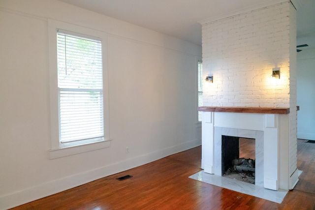 1917 WALKER AVE, Memphis, TN 38104