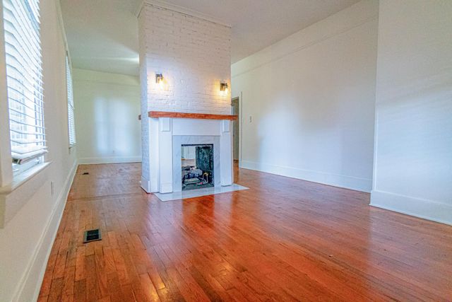 1917 WALKER AVE, Memphis, TN 38104