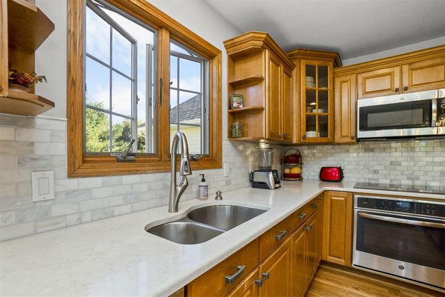 13440 Meadowview Drive, Chelsea, MI 48118