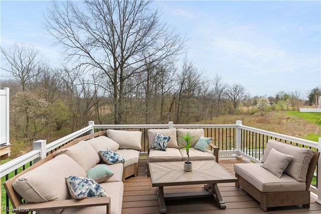 4037 N Steels Circle, Cuyahoga Falls, OH 44224