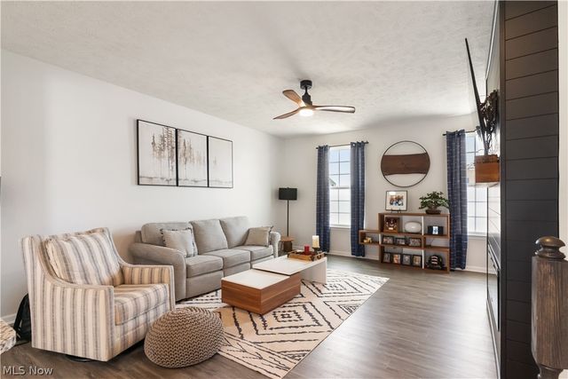 4037 N Steels Circle, Cuyahoga Falls, OH 44224