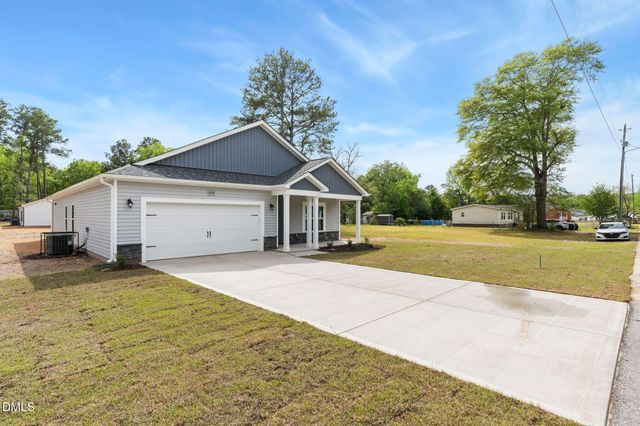4052 Lofton Street, Wade, NC 28395