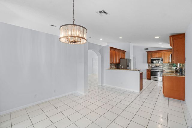 5737 Royal Club Drive, Boynton Beach, FL 33437