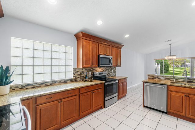5737 Royal Club Drive, Boynton Beach, FL 33437
