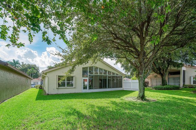 5737 Royal Club Drive, Boynton Beach, FL 33437