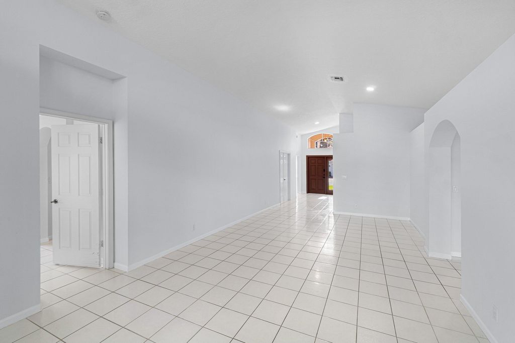 5737 Royal Club Drive, Boynton Beach, FL 33437