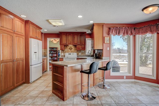 27180 Lakewood Drive NW, Isanti, MN 55040