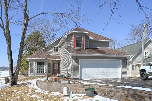 27180 Lakewood Drive NW, Isanti, MN 55040